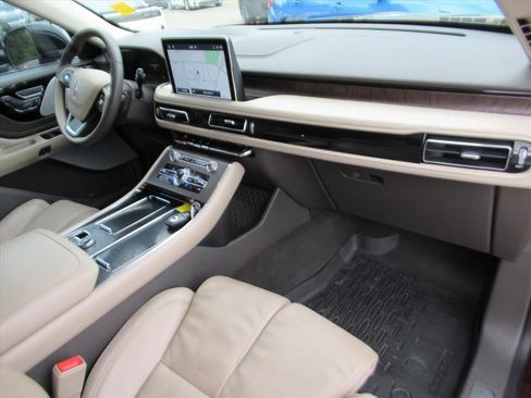 Used 2020 Lincoln Aviator Reserve w/ Equipment Group 201A image 10