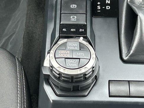 Certified 2025 Toyota Tacoma TRD Off-Road AWD/4WD image 19