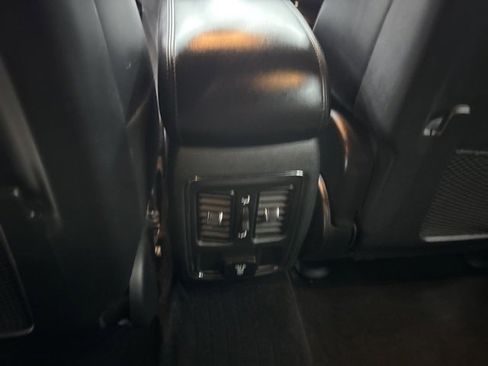 Used 2019 Jeep Grand Cherokee Altitude image 11