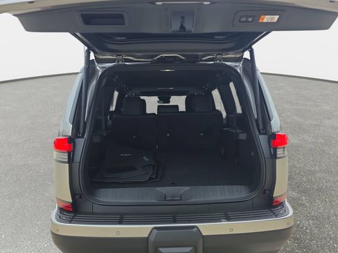 Used 2025 Lexus GX 550 w/ Cold Area Package AWD/4WD image 12
