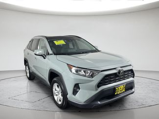 Used 2020 Toyota RAV4 XLE w/ Convenience Package FWD video 1