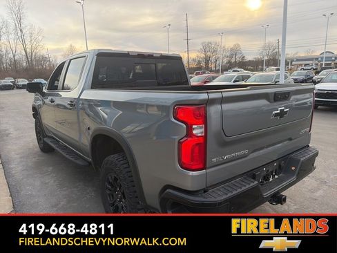 Used 2023 Chevrolet Silverado 1500 ZR2 image 9