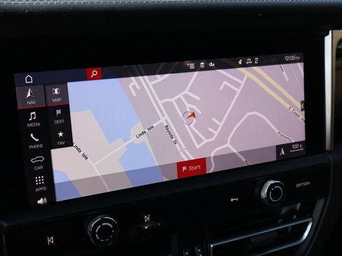 Certified 2024 Porsche Macan image 18