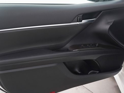 Used 2021 Toyota Camry SE w/ Cold Weather Package image 23