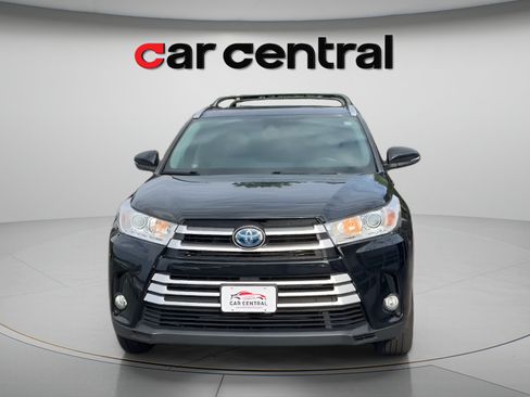 Used 2018 Toyota Highlander XLE AWD/4WD image 8