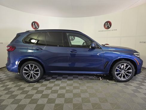 Used 2022 BMW X5 xDrive40i w/ M Sport Package image 3