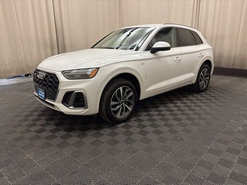 Used 2022 Audi Q5 2.0T Premium w/ Convenience Package image 1