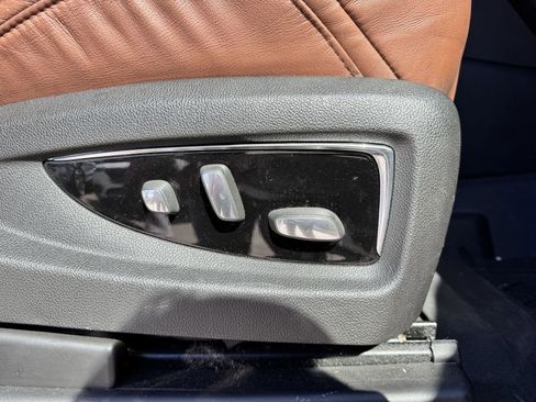 Used 2016 Cadillac Escalade Premium image 32