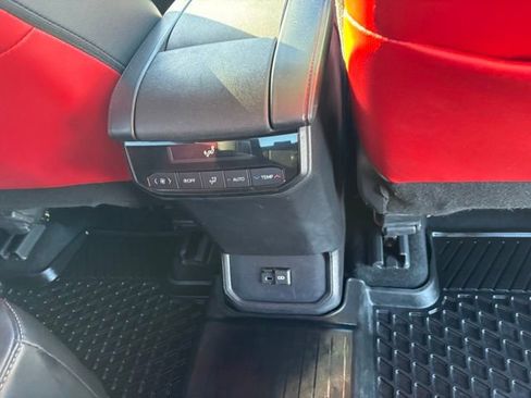 Used 2022 Toyota Highlander XSE image 20