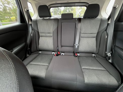 Used 2025 Nissan Rogue SV AWD/4WD image 40