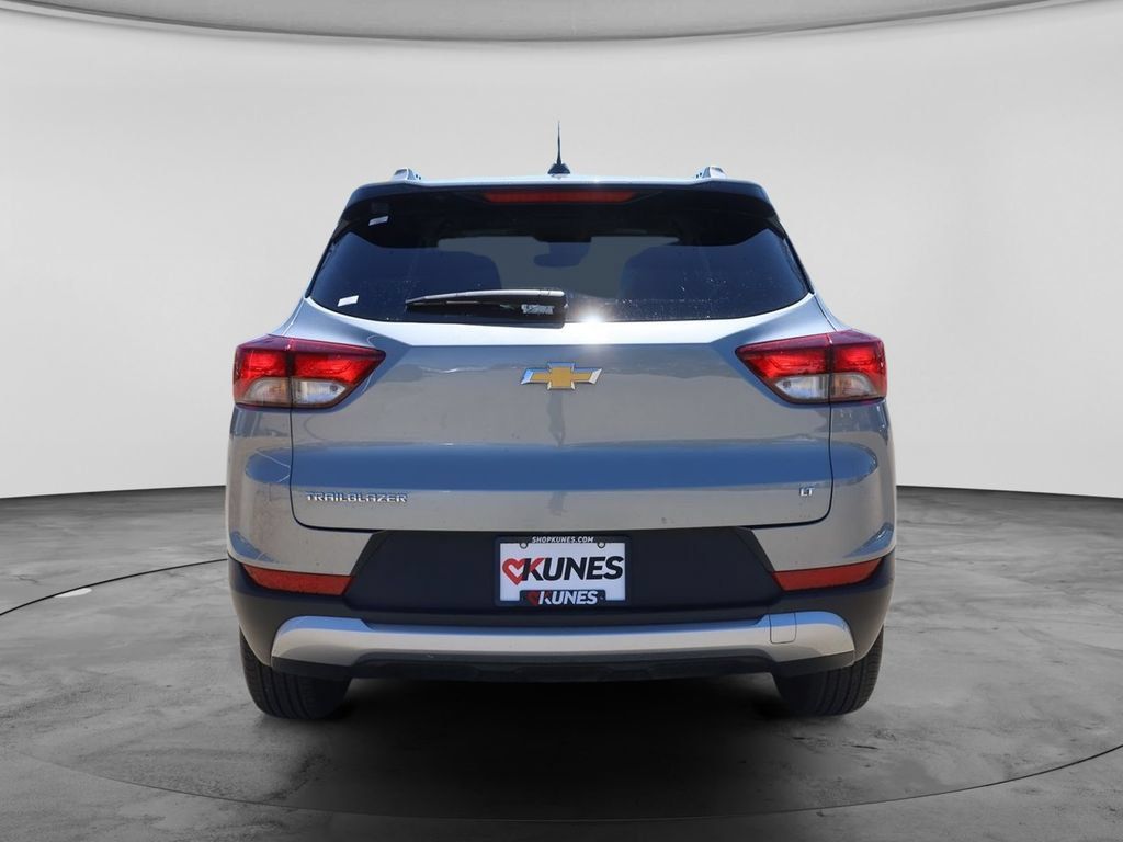 Used 2025 Chevrolet TrailBlazer LT FWD image 9