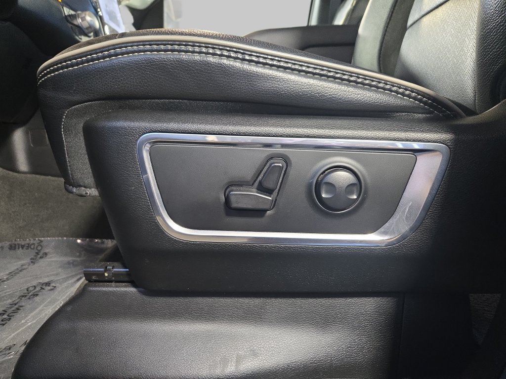 Used 2024 RAM 1500 Laramie AWD/4WD image 30