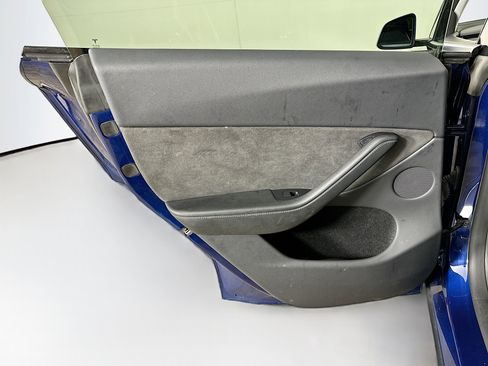 Used 2023 Tesla Model Y Long Range image 26