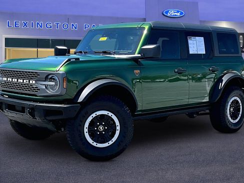Used 2024 Ford Bronco Badlands w/ Sasquatch Package AWD/4WD image 3