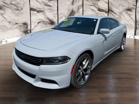 Used 2022 Dodge Charger SXT w/ Plus Group RWD image 3