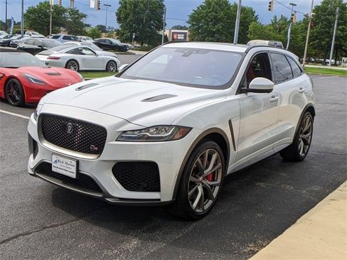 Used 2019 Jaguar F-PACE SVR image 3