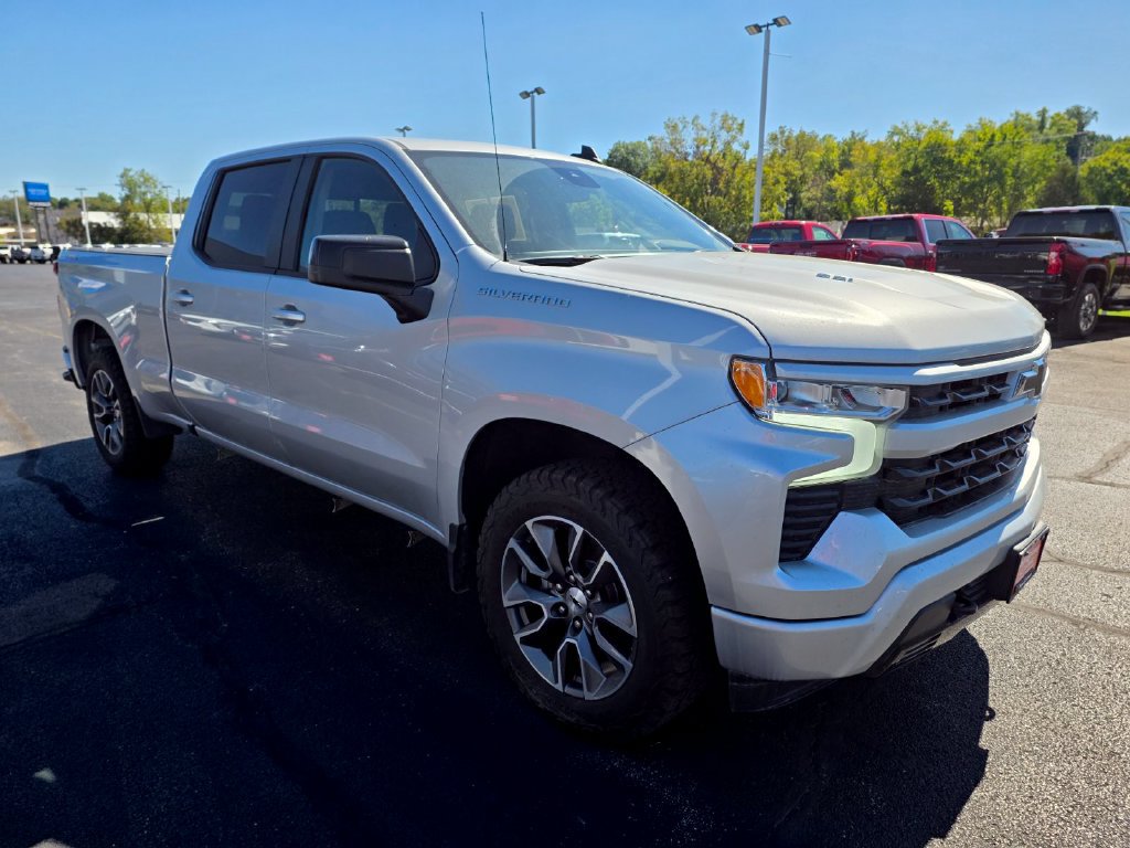 Used 2022 Chevrolet Silverado 1500 RST w/ Convenience Package II AWD/4WD image 2