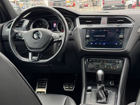 Used 2021 Volkswagen Tiguan SE R-Line image 27