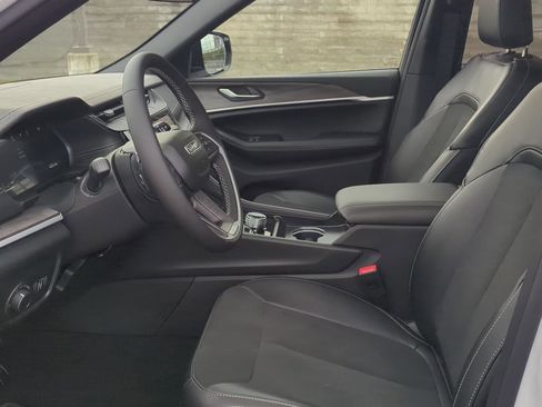 New 2026 Jeep Grand Cherokee Altitude AWD/4WD image 13
