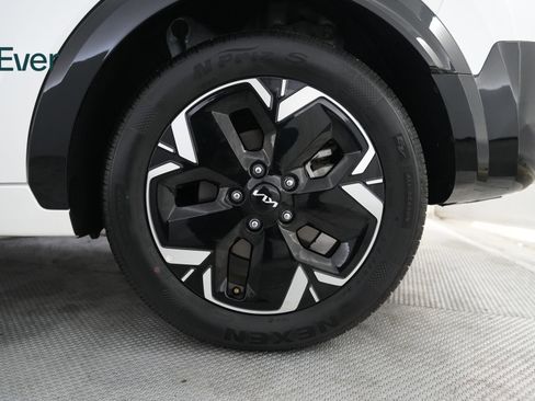 Used 2023 Kia Niro Wind FWD image 9