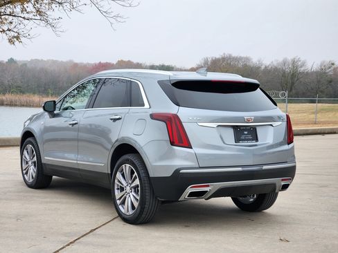 Certified 2025 Cadillac XT5 Premium Luxury image 5
