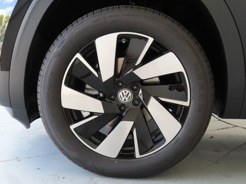 New 2026 Volkswagen Atlas Cross Sport SEL AWD/4WD image 29