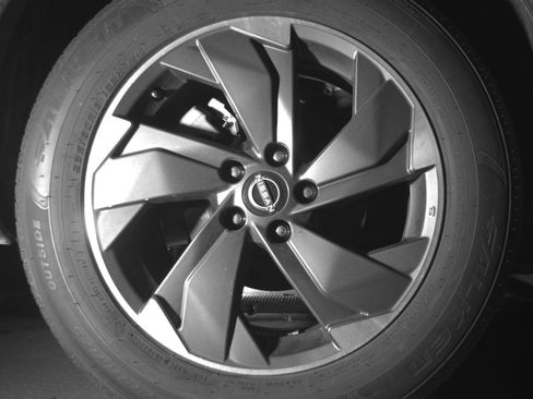 Used 2025 Nissan Rogue SV FWD image 15