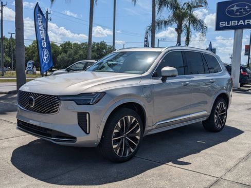 New 2025 Volvo XC90 T8 Plus w/ Protection Package Premier image 8