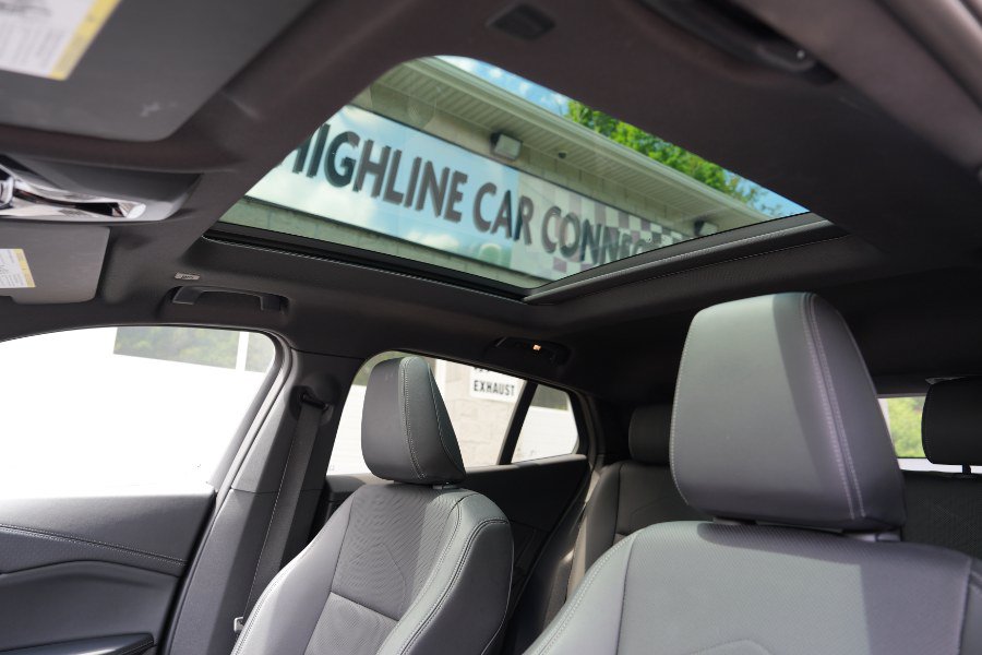 Used 2025 BMW X2 xDrive28i w/ Convenience Package AWD/4WD image 2