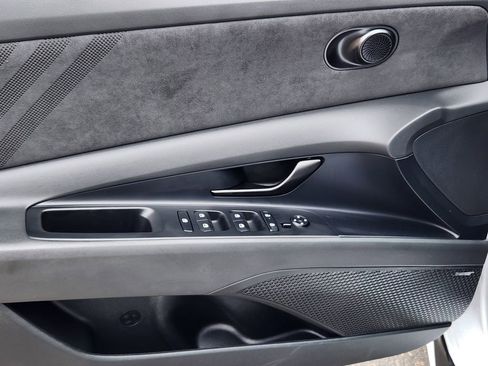 Used 2025 Hyundai Elantra N image 14