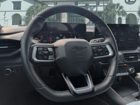 Used 2025 Ford Mustang Coupe RWD image 13