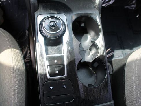 Used 2022 Ford Escape SE image 24