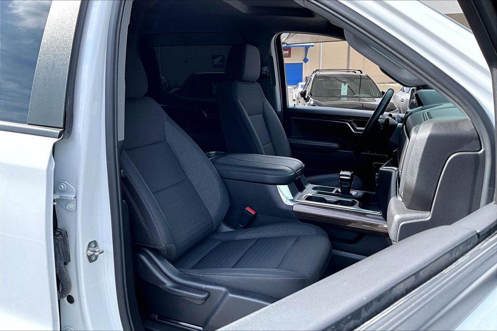 Used 2024 Chevrolet Silverado 1500 LT Trail Boss w/ Protection Package AWD/4WD image 10