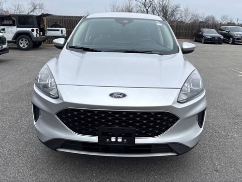 Used 2020 Ford Escape SE image 3