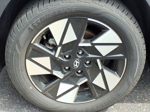 Certified 2025 Hyundai Kona SEL FWD image 9