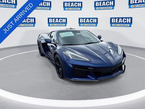 New 2027 Chevrolet Corvette Grand Sport w/ Z52 Sport Performance Package RWD image 2