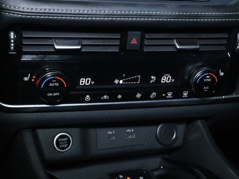 Used 2021 Nissan Rogue SV w/ Premium Package image 28