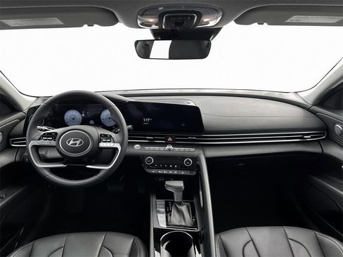 New 2025 Hyundai Elantra Limited image 13