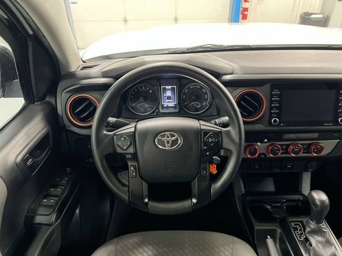 Used 2022 Toyota Tacoma SR AWD/4WD image 11