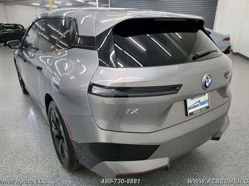 Used 2023 BMW iX xDrive50 w/ Sport Package AWD/4WD image 39