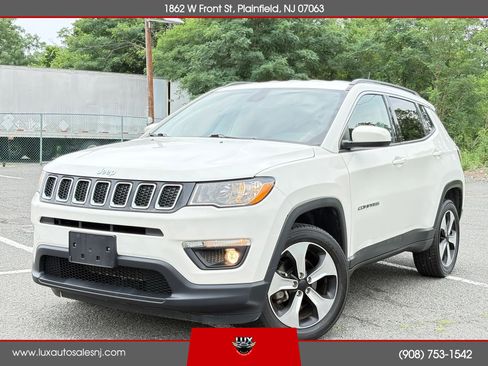 Used 2019 Jeep Compass Latitude w/ Cold Weather Group AWD/4WD image 1