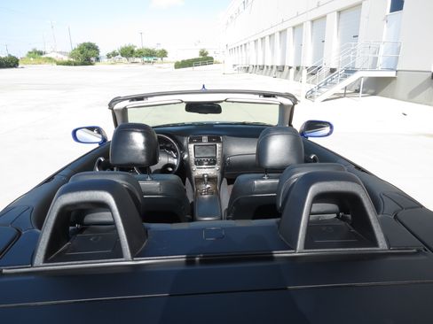 Used 2010 Lexus IS 250C RWD image 18
