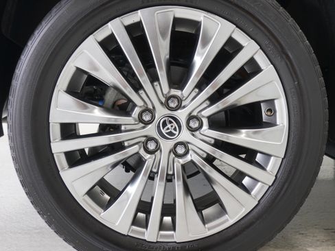 Used 2021 Toyota Venza Limited w/ Advanced Technology Package image 35