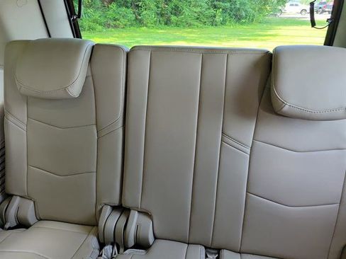 Used 2015 Cadillac Escalade Premium image 10