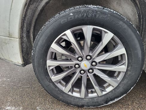 Used 2023 Chevrolet Traverse Premier image 14