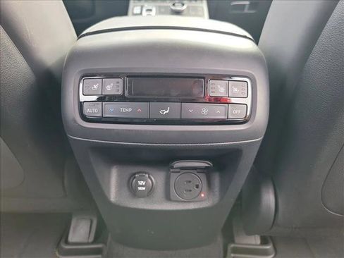 Used 2024 Hyundai Palisade SEL w/ Premium Package image 17