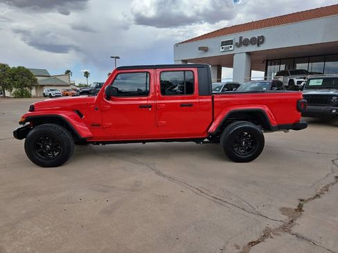 Used 2023 Jeep Gladiator Sport AWD/4WD image 2