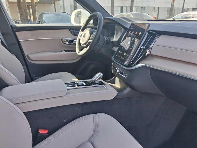 New 2026 Volvo XC90 T8 Plus w/ Protection Package Premier AWD/4WD image 12