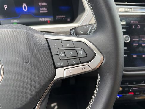 Used 2022 Volkswagen Tiguan SE image 18