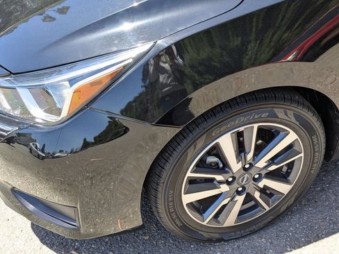 Used 2023 Nissan Versa SV FWD image 10